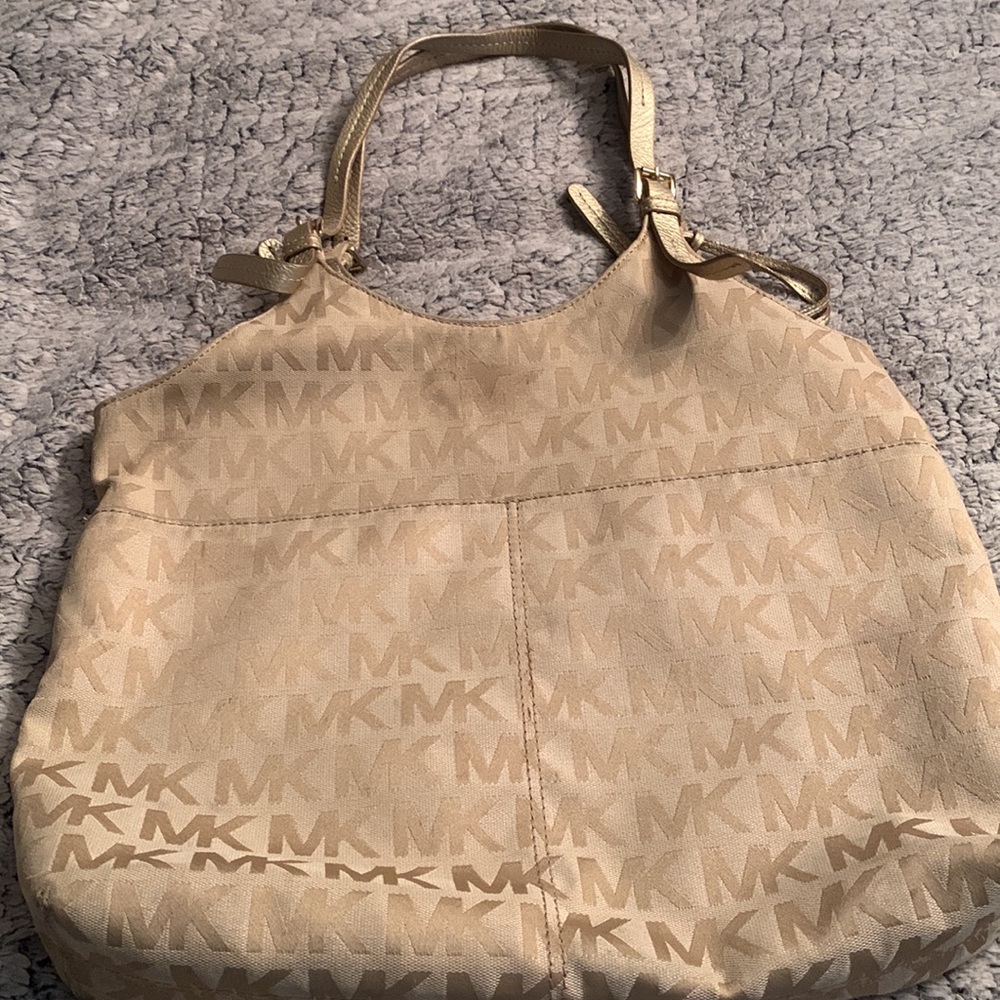 Michael Kors - Picture 2 of 7